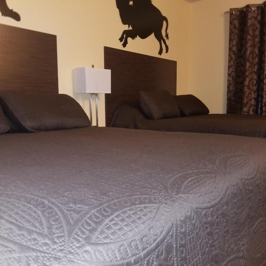Frontier Hotel 2*